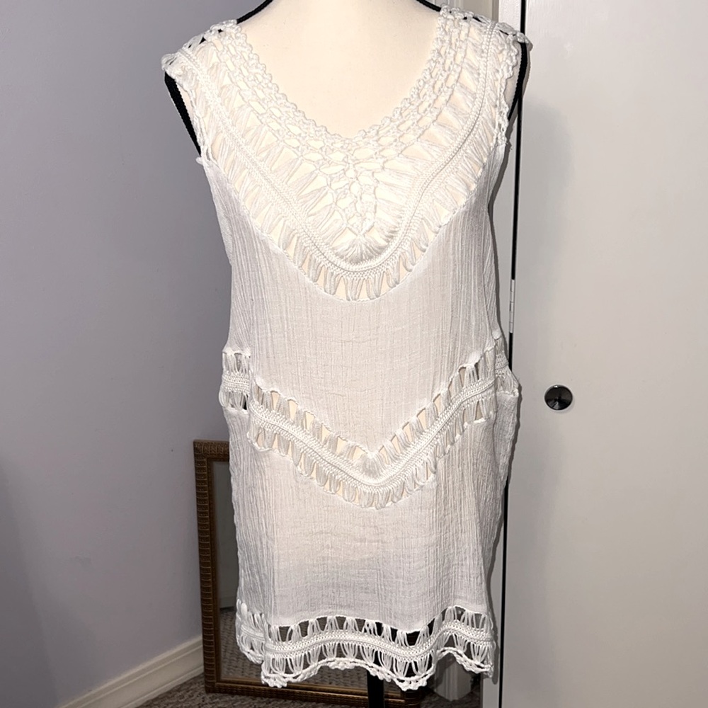 Cupshe White Crochet Swim Coverup with V-Neck and Scalloped Hem
